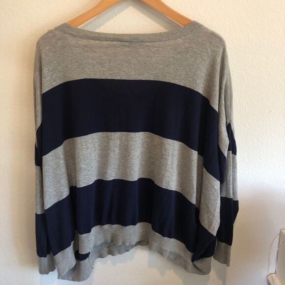 BCBG blue striped long sleeved sweater M - Picture 3 of 8